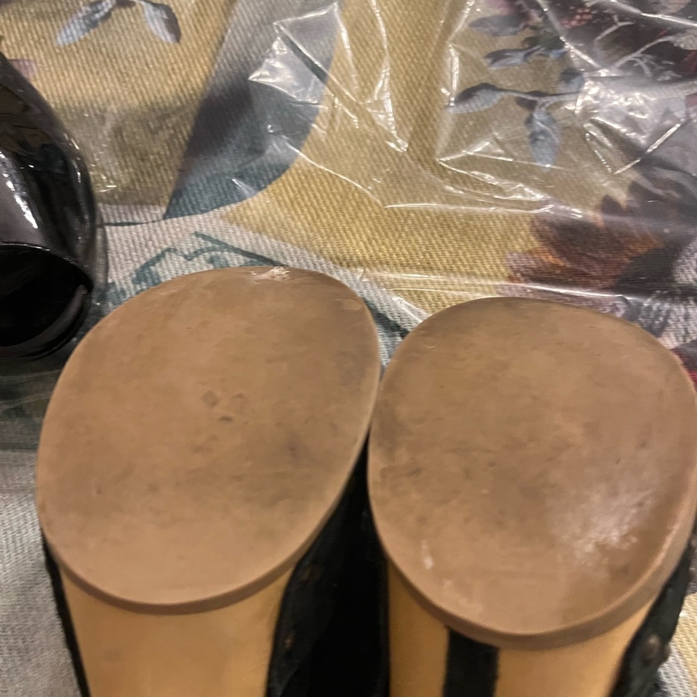 Sandals - Picture 3 of 9
